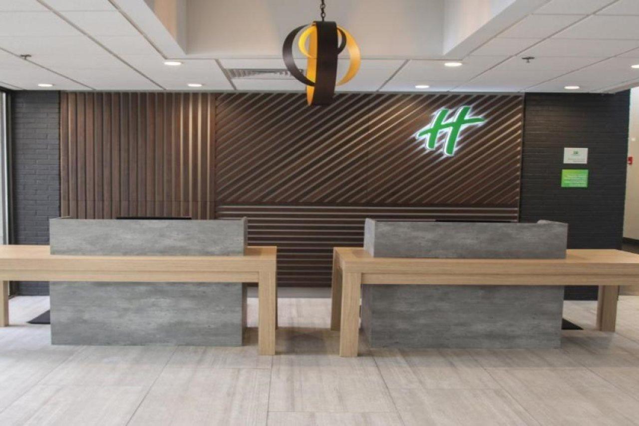 Holiday Inn Roanoke Airport - Conference Ctr By Ihg Exterior photo